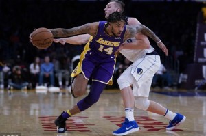  萨博尼斯两双国王加时险胜湖人送给紫金军团两连败