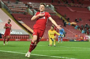  利物浦逆转绝杀热刺登顶积分榜  