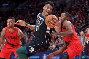  福克斯助攻创新高，国王团队篮球击溃开拓者防线