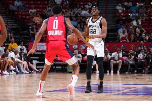  马刺文班亚马再献盖帽盛宴，防守端统治赛场  