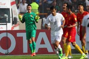  亚特兰大门将神扑多次，力保球门不失取一分  