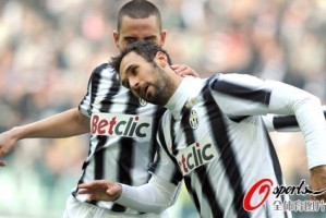  尤文图斯新援首秀破门助球队登顶积分榜  