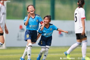  曼城女足夺得联赛冠军创历史  